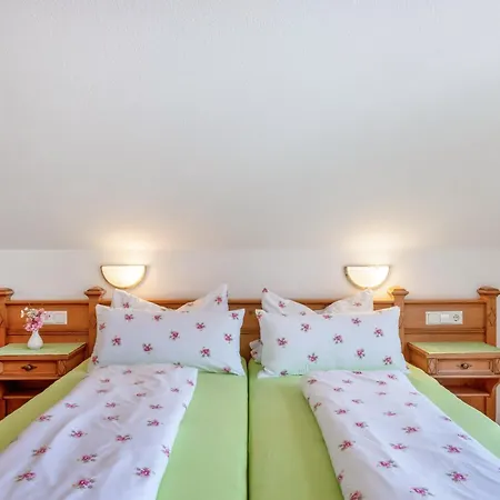 Gaestehaus Ursula בית הארחה 3*
