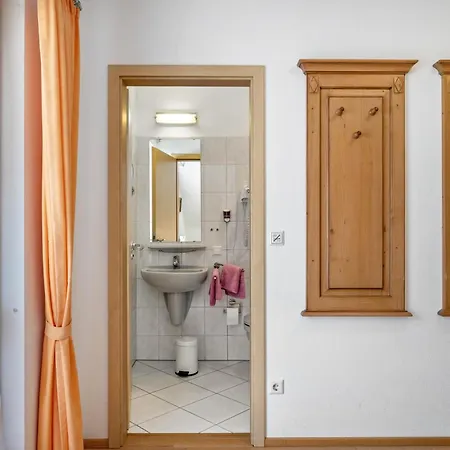 Gaestehaus Ursula בית הארחה הורנברג